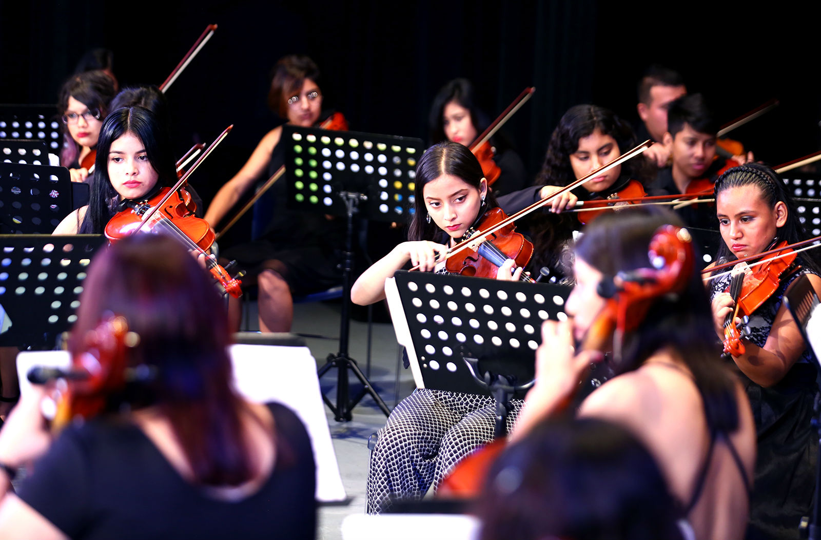 Orquesta de Cámara ofrece concierto por 85 años de la UANL
