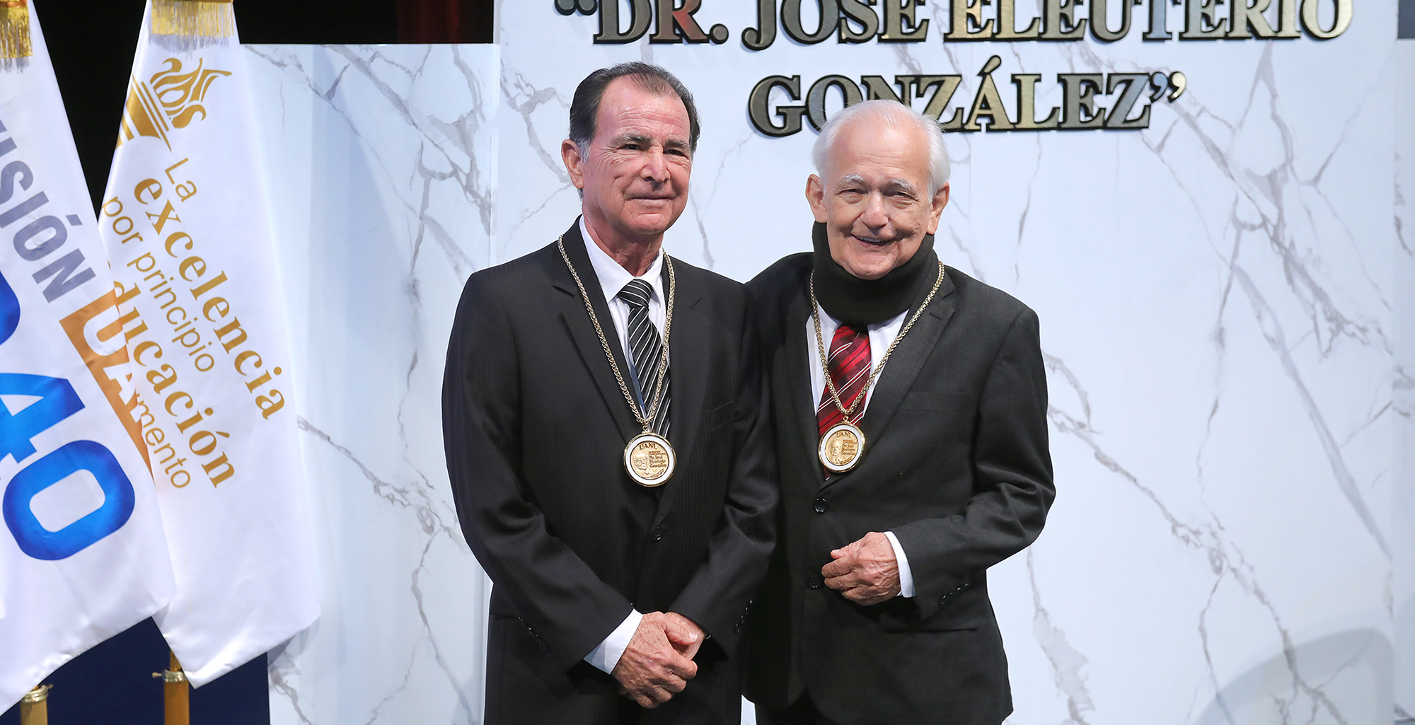 Entrega UANL Medalla “Dr. José Eleuterio González”